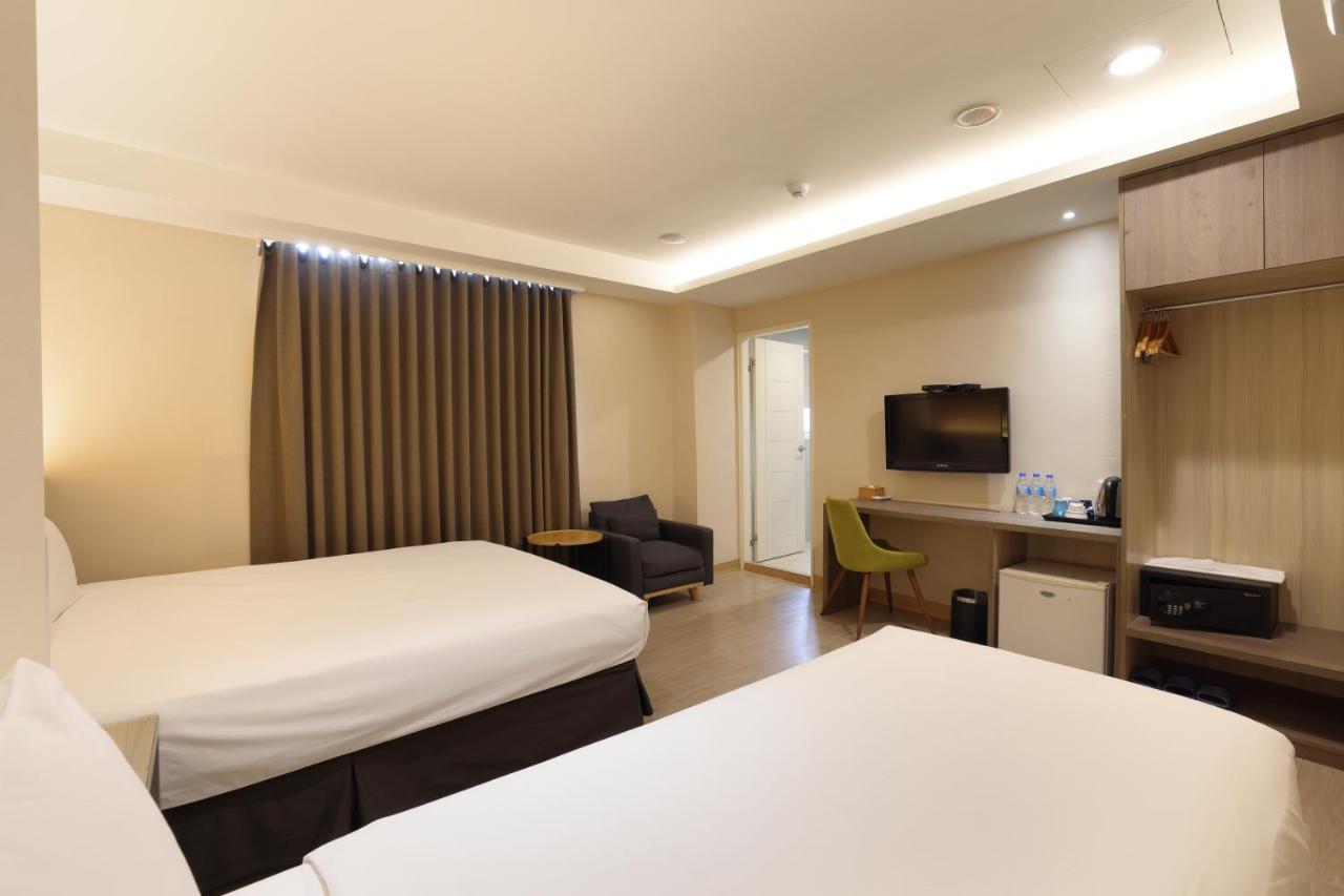Tc Hotel - Hualien Zhongxiao Kültér fotó