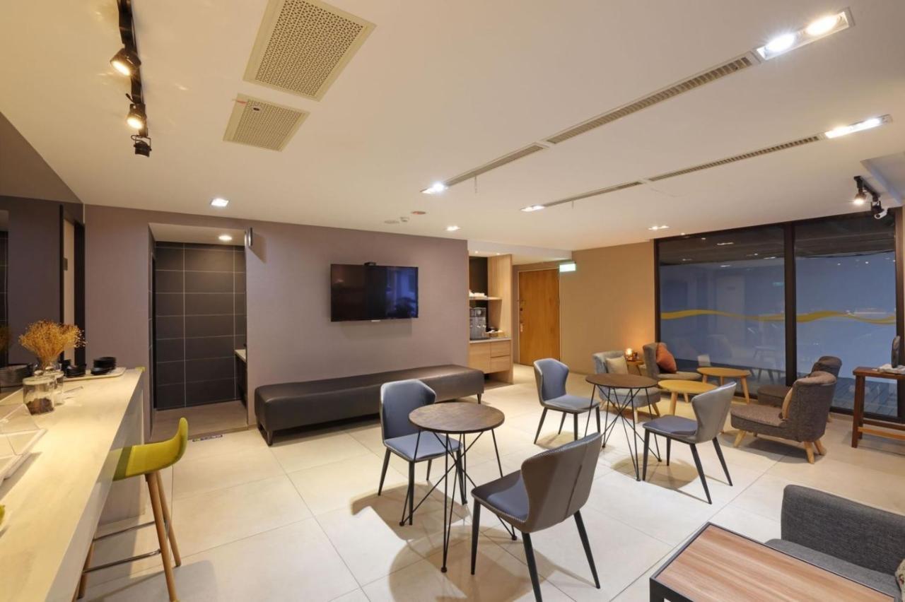 Tc Hotel - Hualien Zhongxiao Kültér fotó